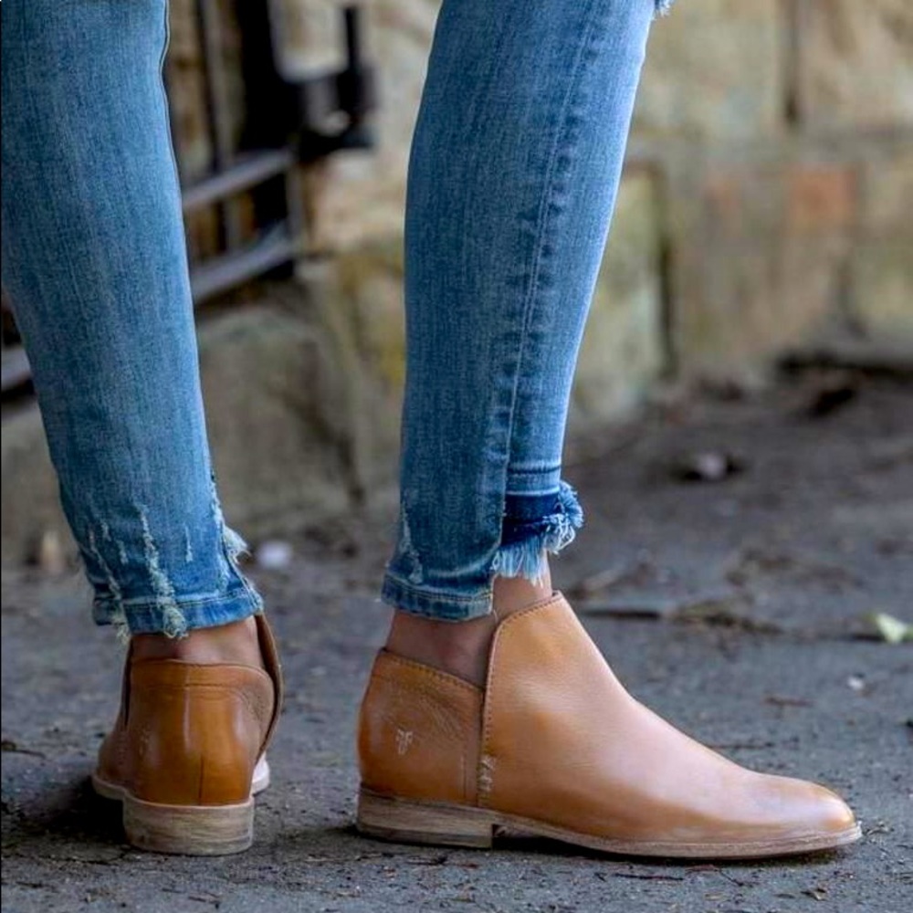 $329 Frye Elyssa Cognac Brown Leather Everyday Comfy Round Toe Shootie/AnkleBoot